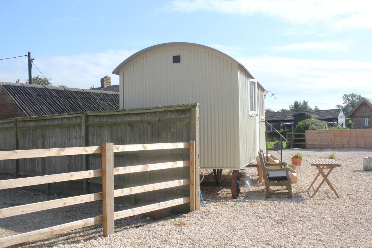 The Shepherd'S Hut Mixbury Esterno foto