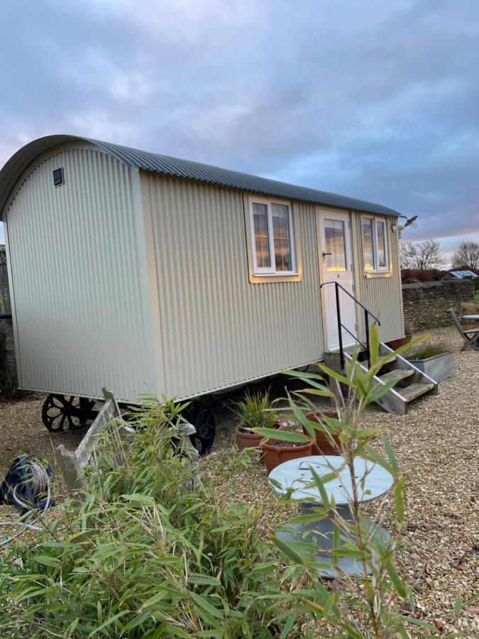 The Shepherd'S Hut Mixbury Esterno foto
